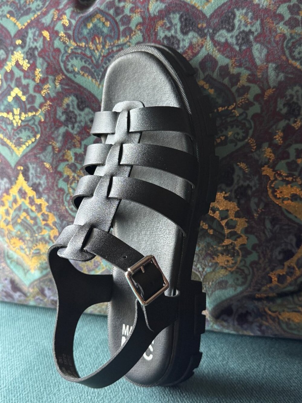 MADDEN NYC Fisherman Black Strappy Sandals